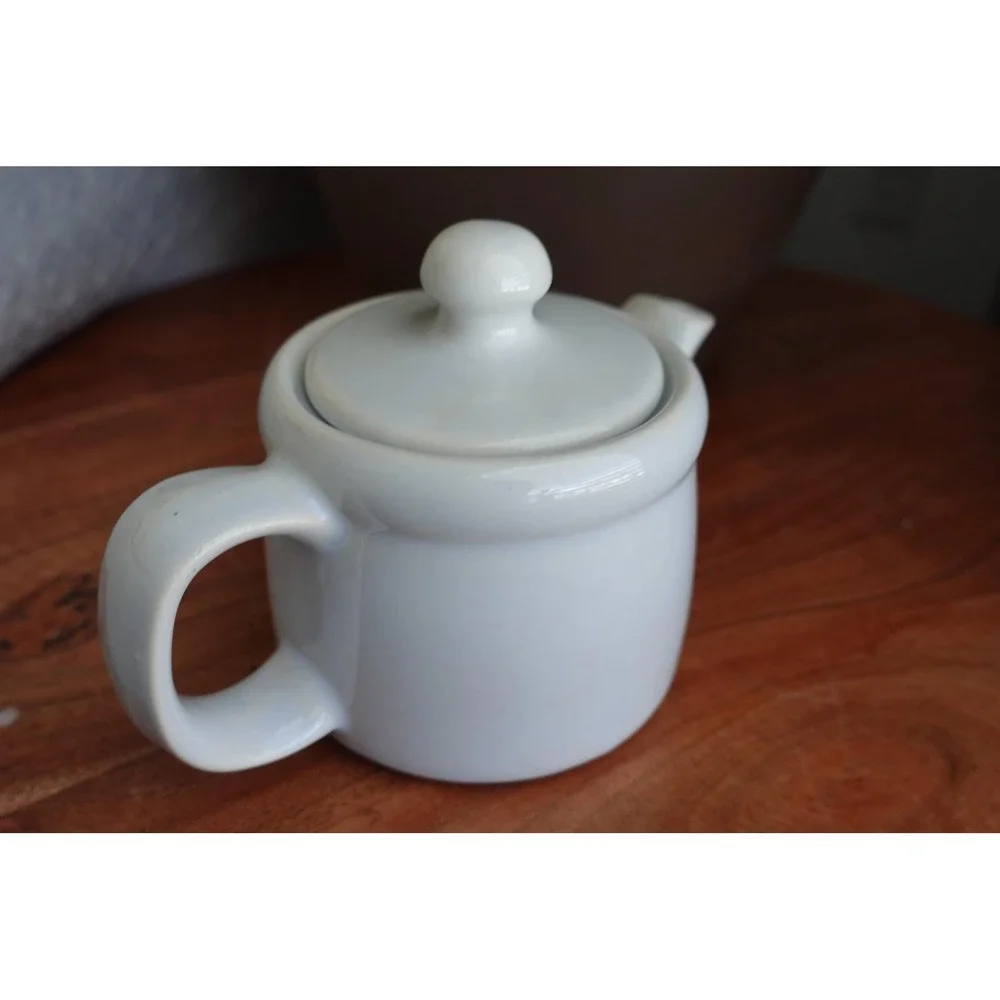 McCoy Pottery Small Ceramic Teapot with‎ Lid